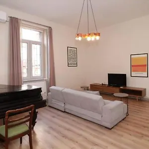  Апартаменты Wehost Near Fabrika